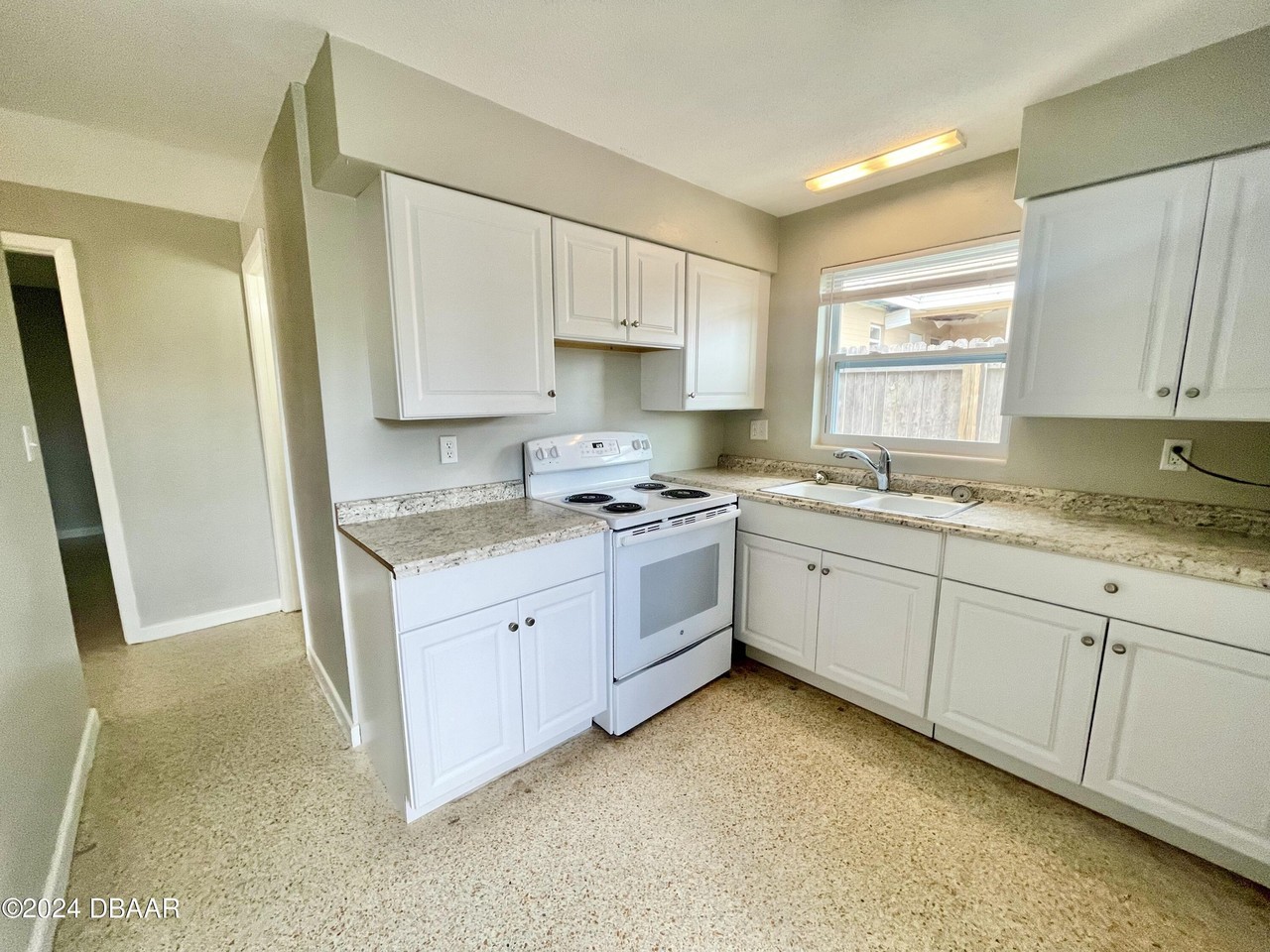 3864 S Atlantic Ave #WEST - Photo 5 of 10