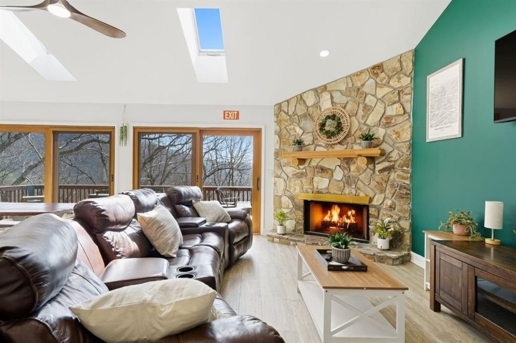1353 Little Hendricks Mountain Rd - Photo 6 of 48