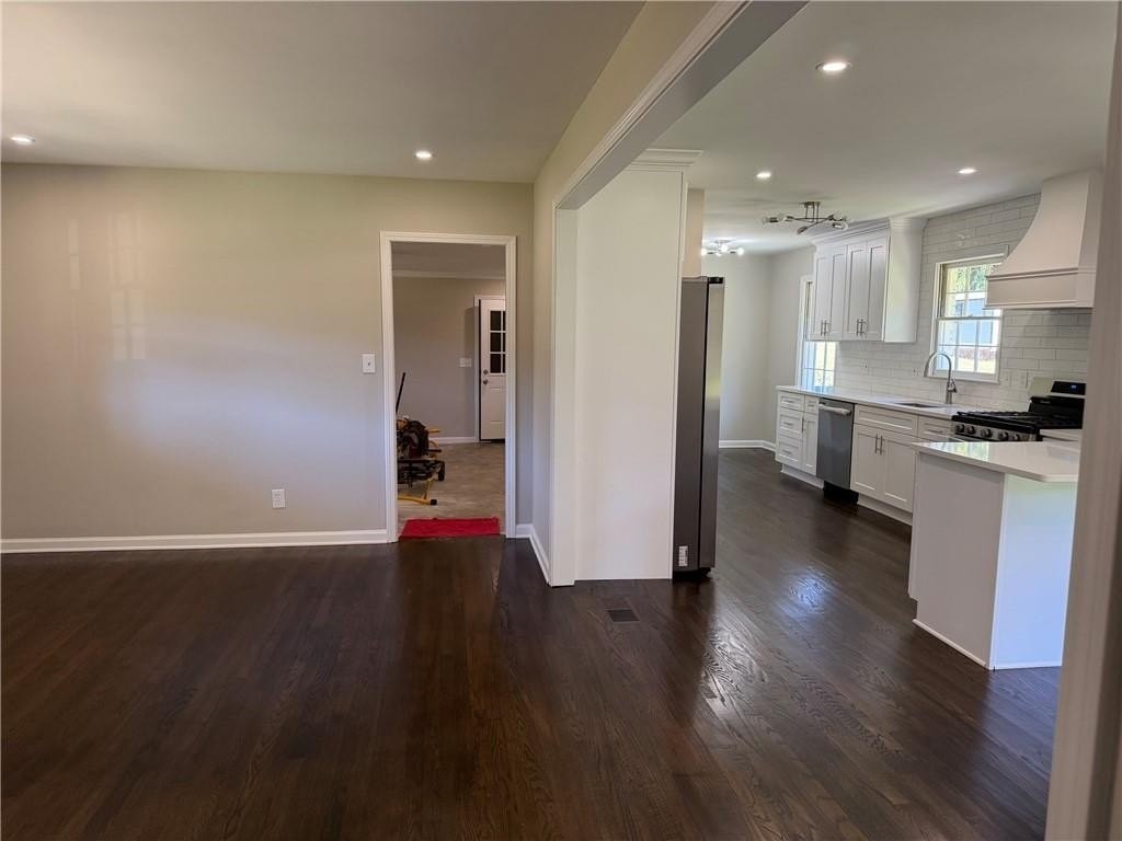 2642 Skyland Dr - Photo 7 of 25