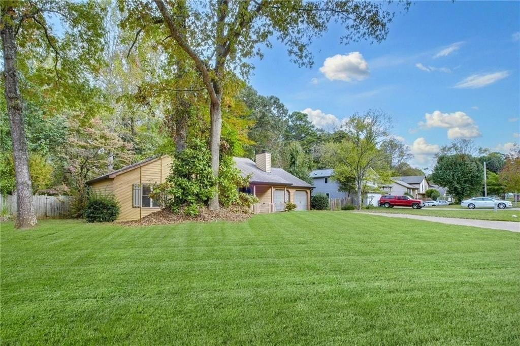 256 Park Ave - Photo 2 of 29