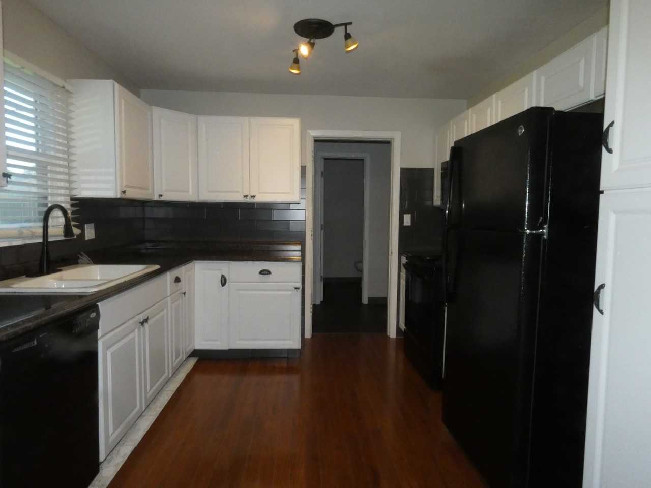 6103 N Olive St - Photo 7 of 19