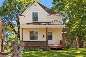 featured image of 926 E 5th St #1