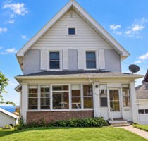 featured image of 810 E 8th St #1