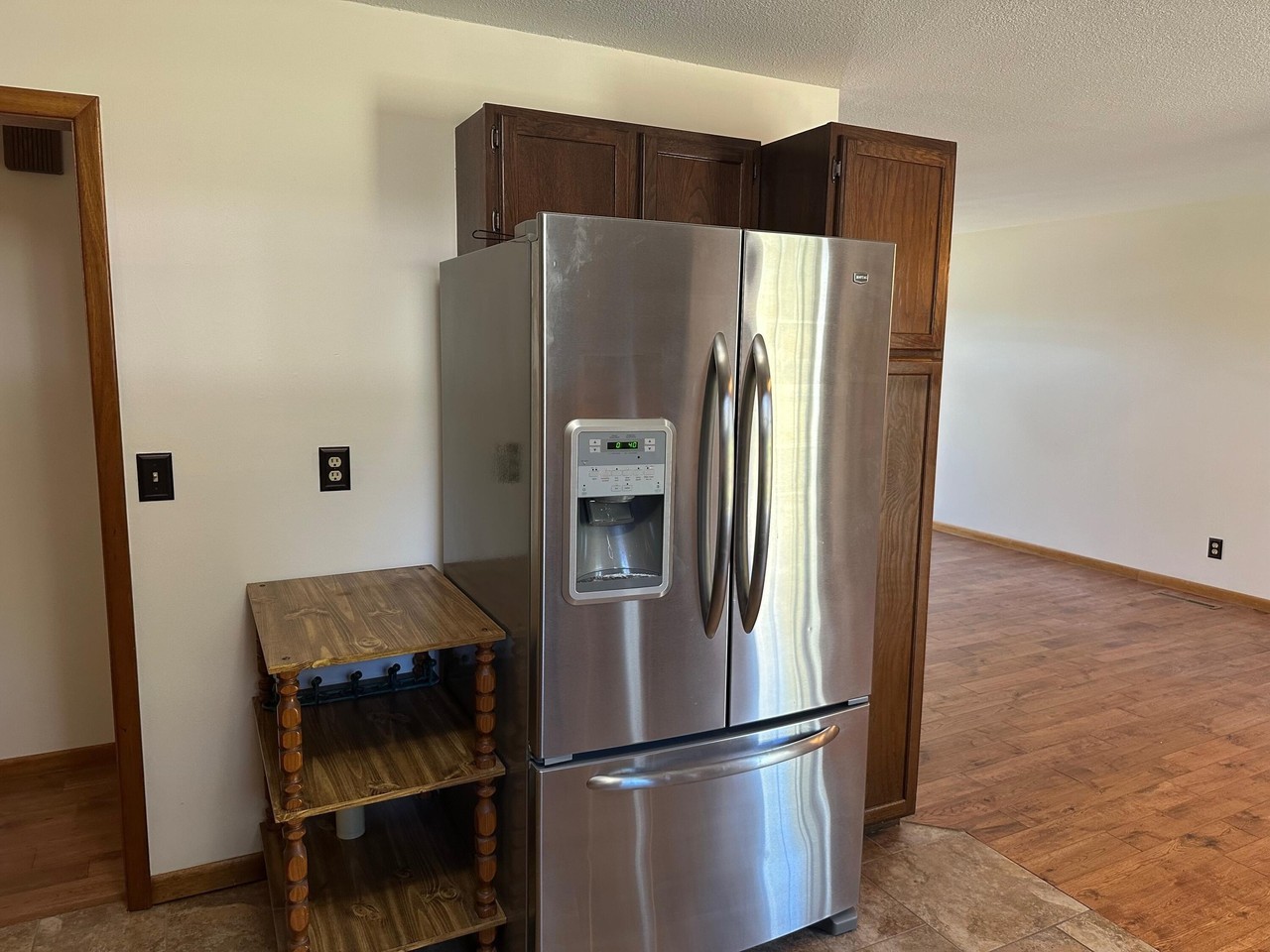 371 Greenbrier Dr - Photo 4 of 32