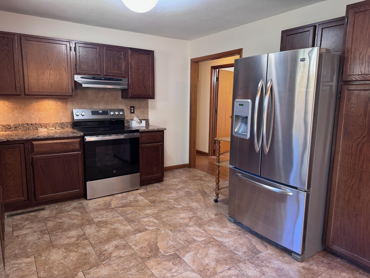 371 Greenbrier Dr - Photo 5 of 32