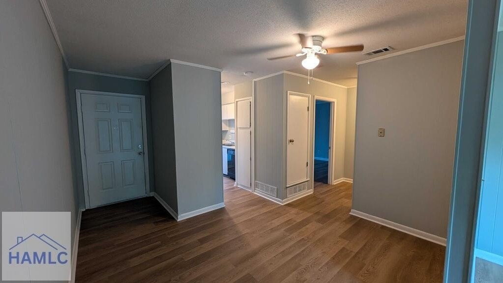 989 Live Oak Dr - Photo 5 of 9