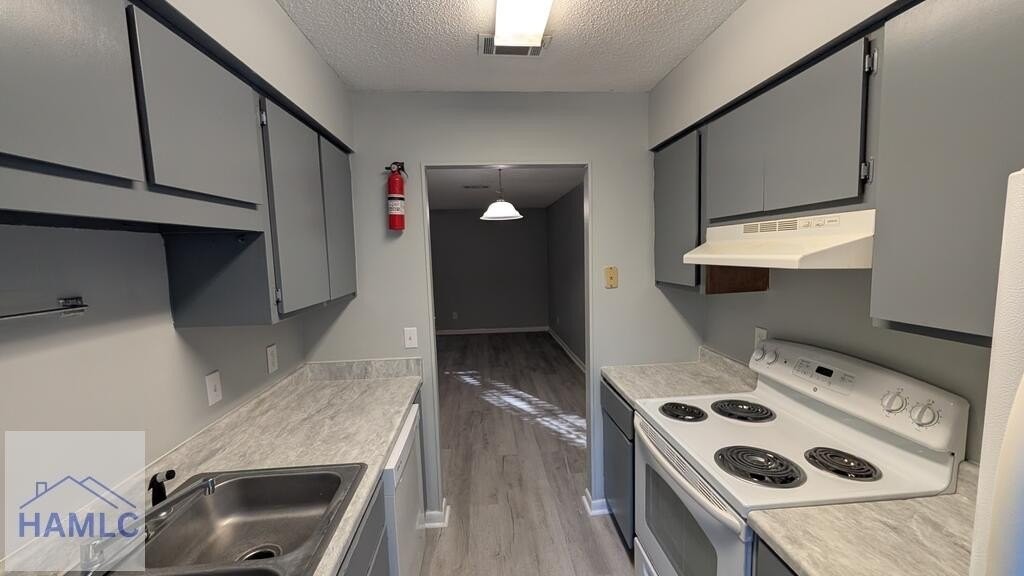 107 Gilbert St Apt 7 - Photo 2 of 8