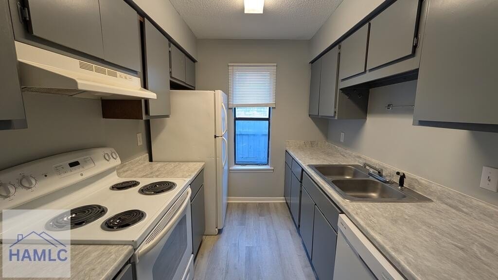 107 Gilbert St Apt 7 - Photo 3 of 8