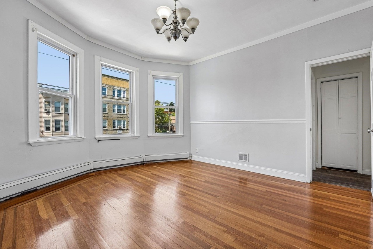 310 Palisade Ave #2 - Photo 3 of 25