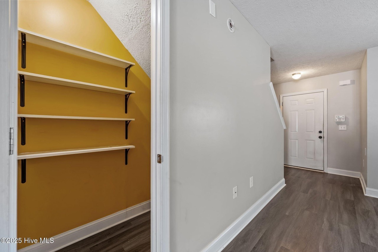 216 Glen Cannon Dr - Photo 4 of 27