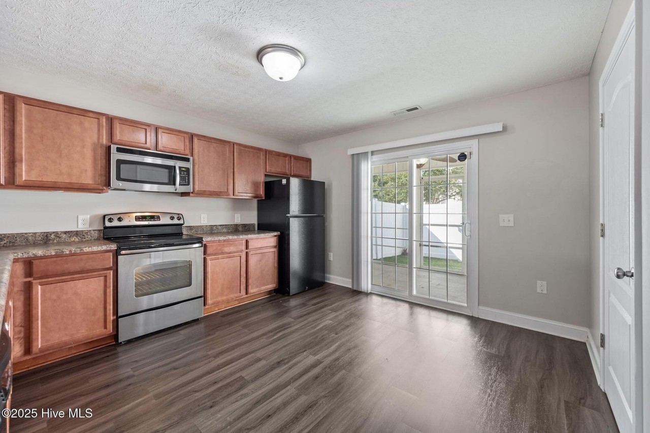 216 Glen Cannon Dr - Photo 6 of 27