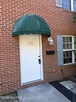 featured image of 122 Short St