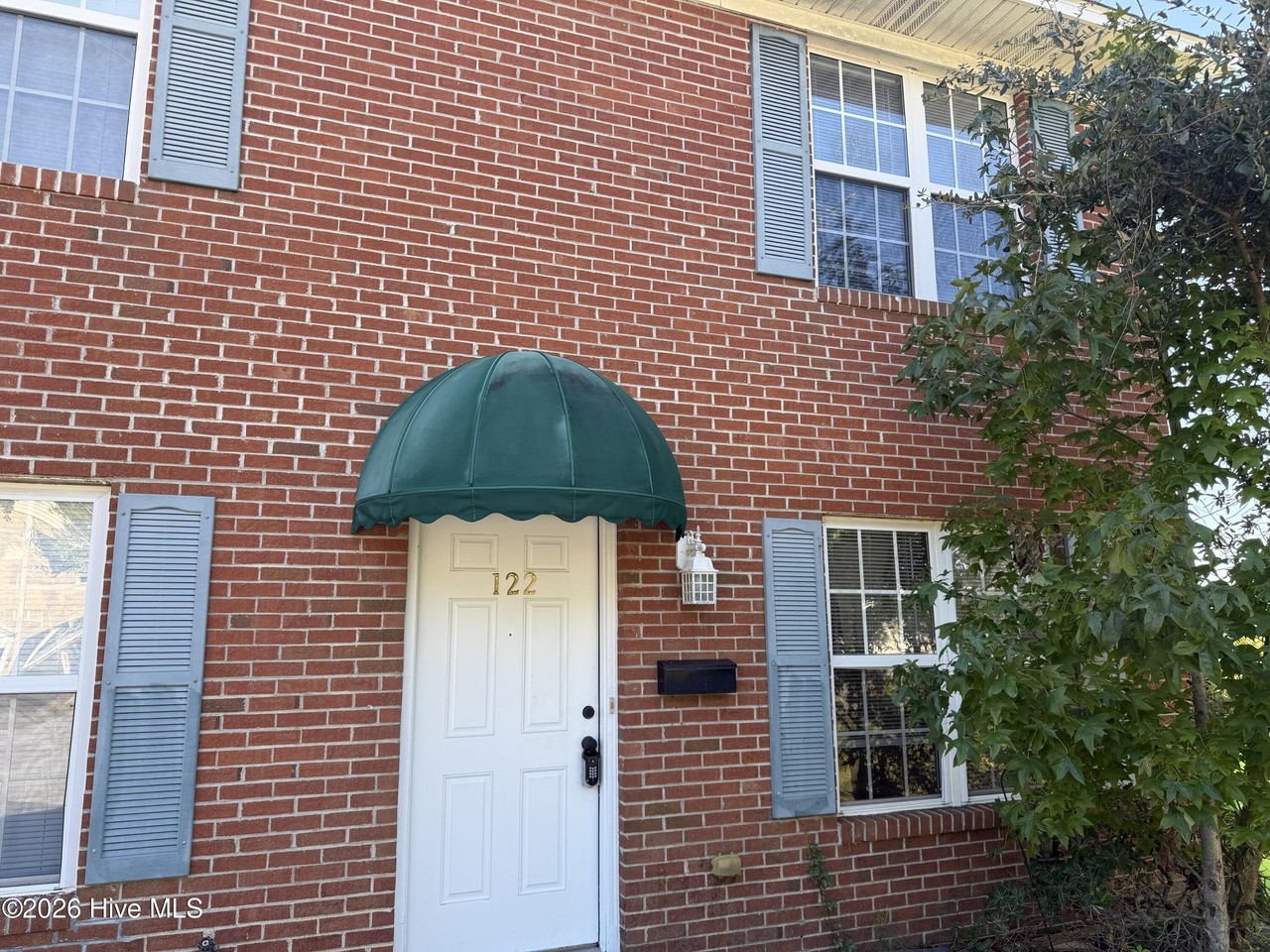 122 Short St - Photo 2 of 14