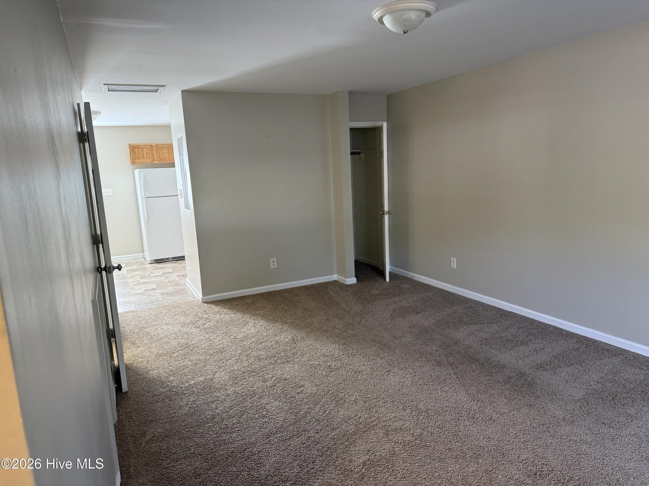 122 Short St - Photo 3 of 14