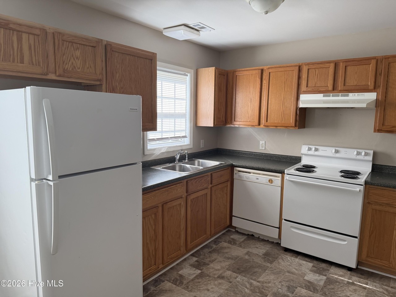 122 Short St - Photo 5 of 14