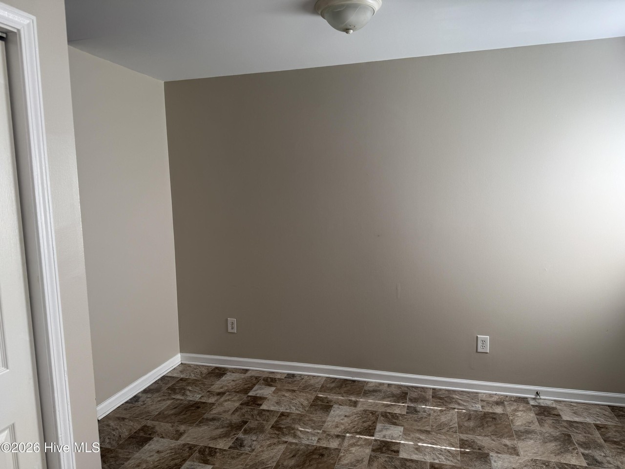122 Short St - Photo 6 of 14