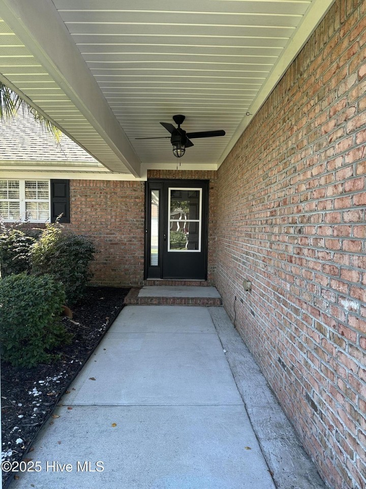 7820 Chipshot Way - Photo 2 of 12