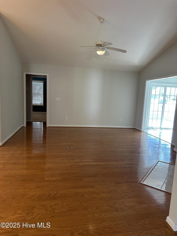 7820 Chipshot Way - Photo 4 of 12