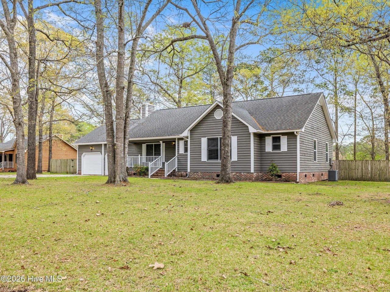 1147 Lakeview Ave - Photo 4 of 43