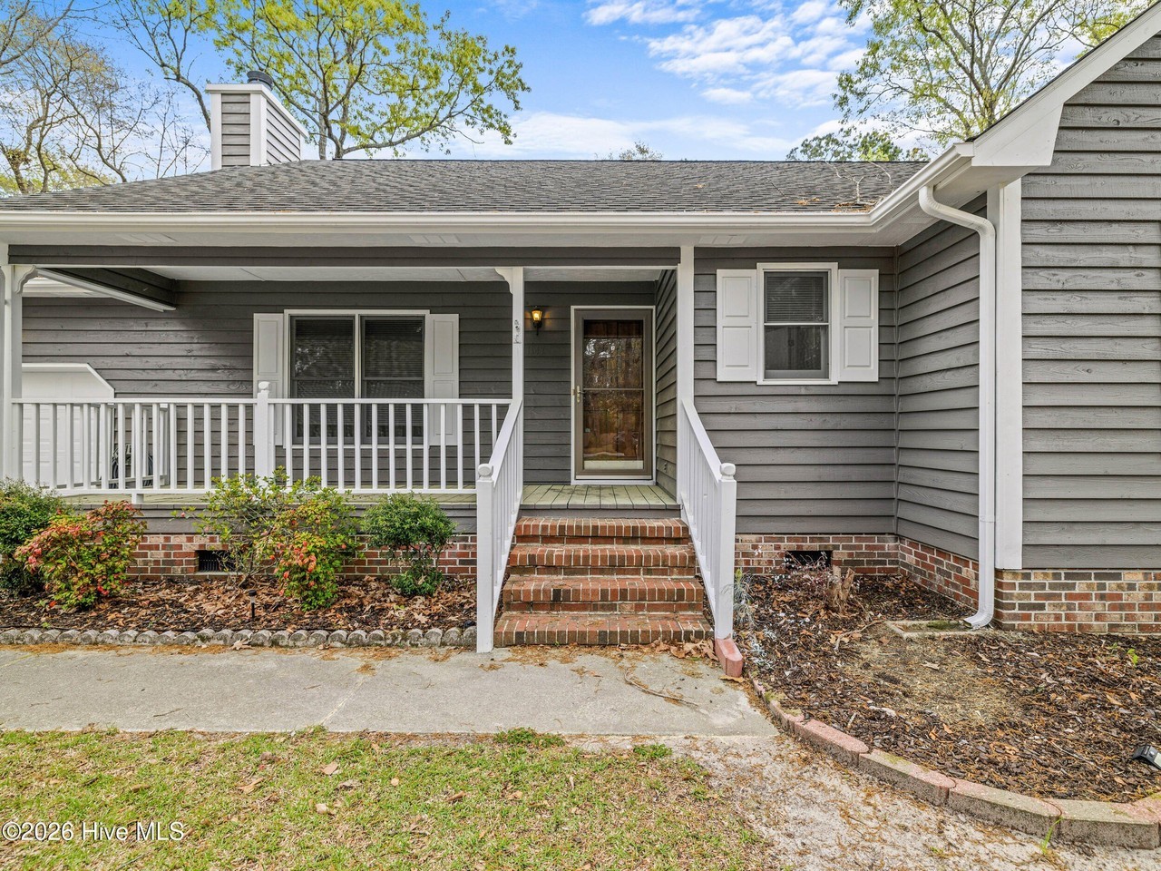 1147 Lakeview Ave - Photo 6 of 43