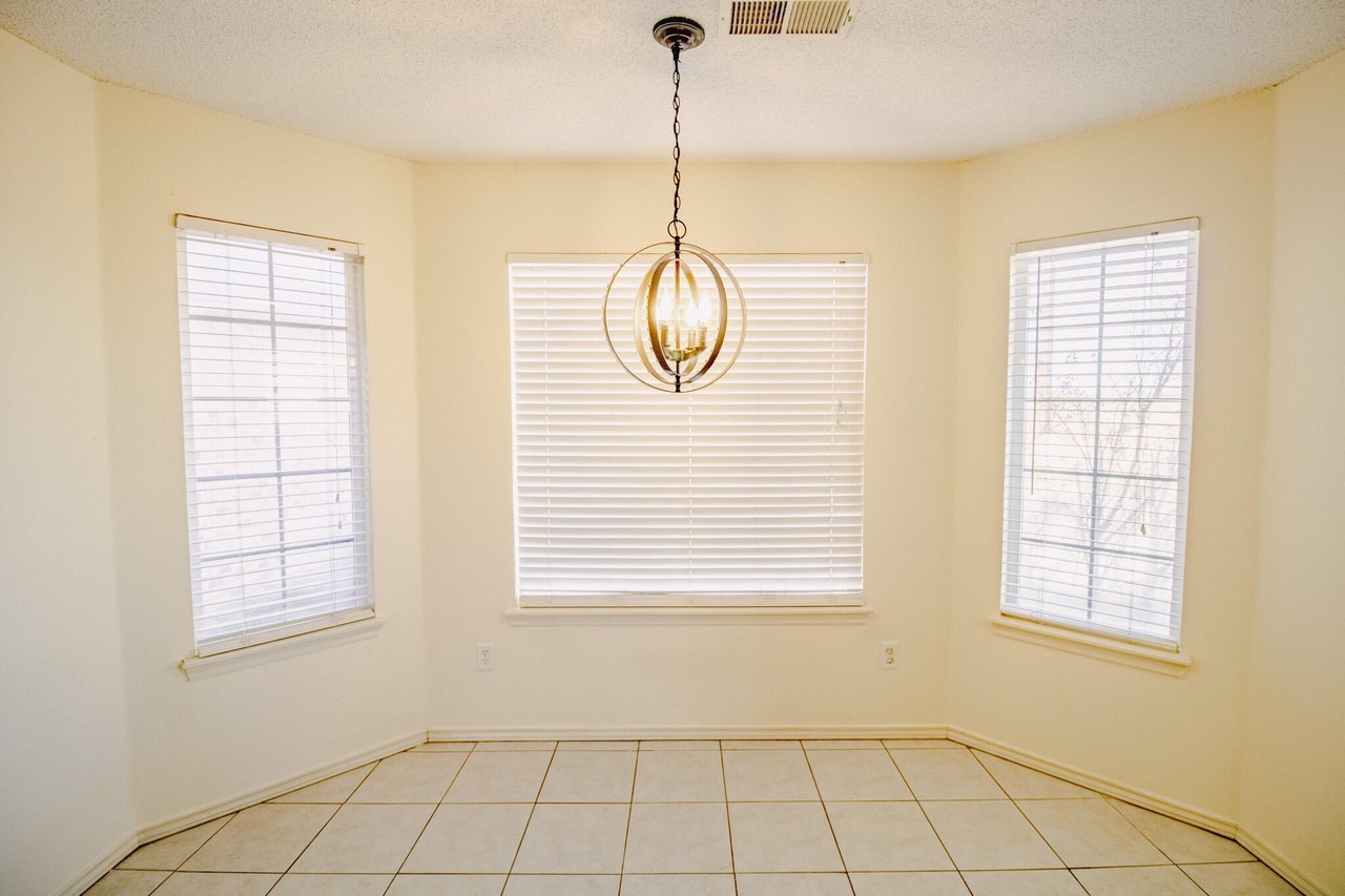 10601 Canton Ave - Photo 6 of 14