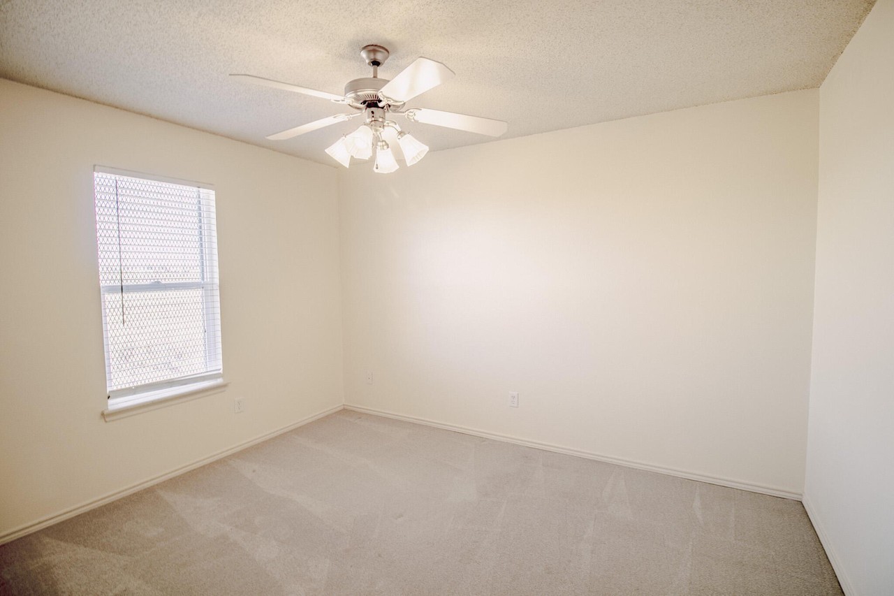 10601 Canton Ave - Photo 7 of 14