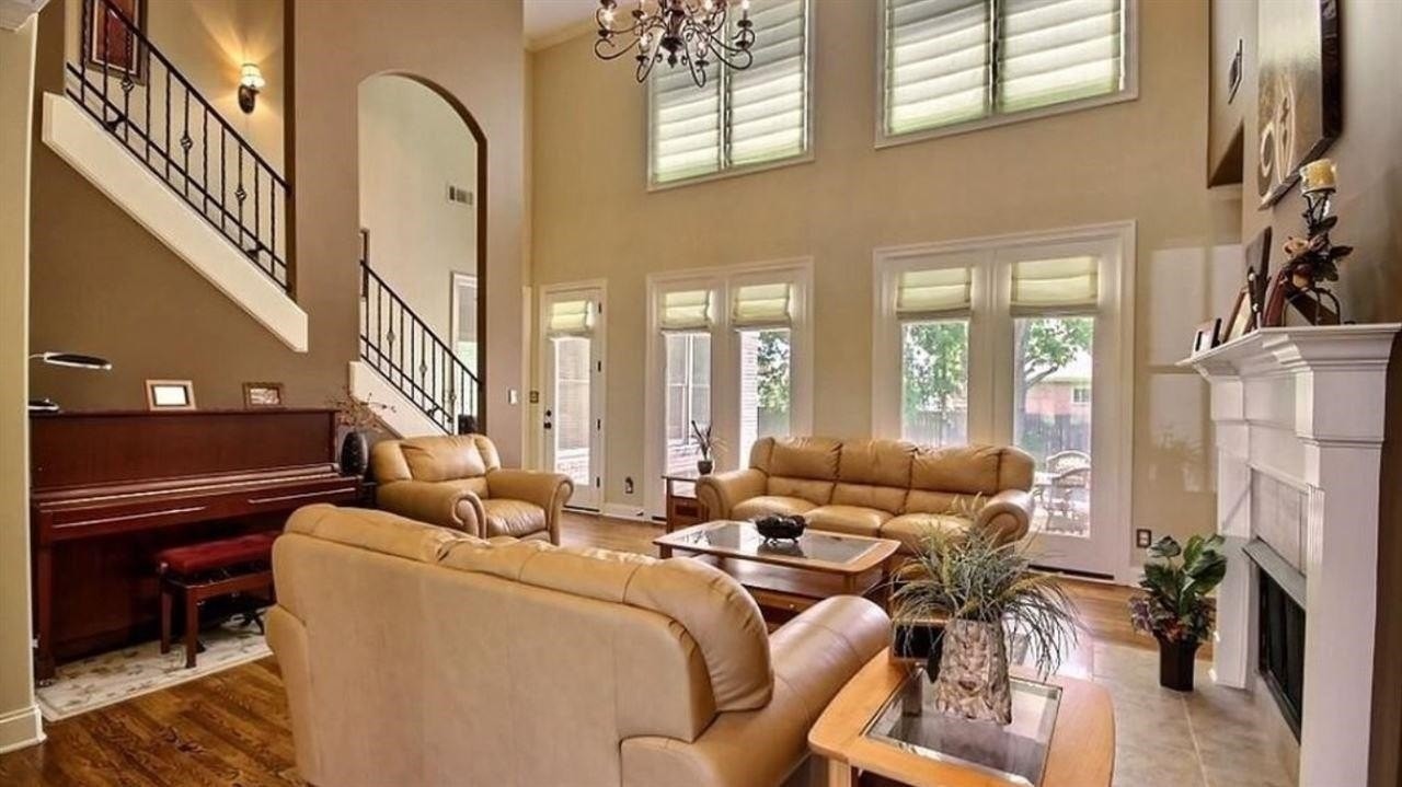 1533 Brackenshire Cv - Photo 3 of 17