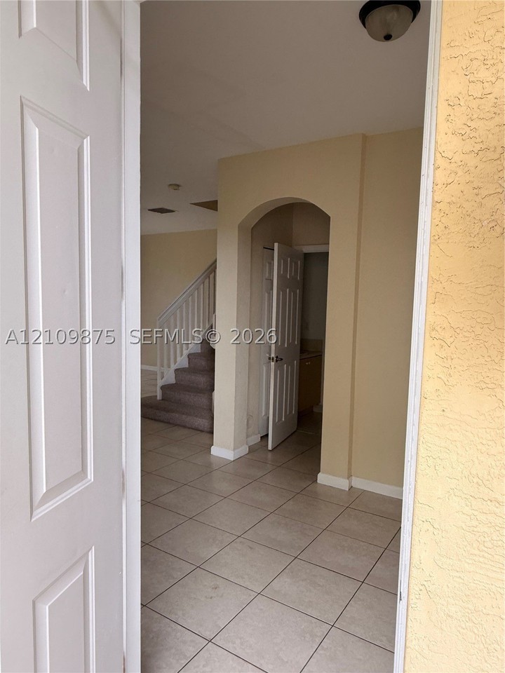 1849 Sw Via Rossa - Photo 2 of 18