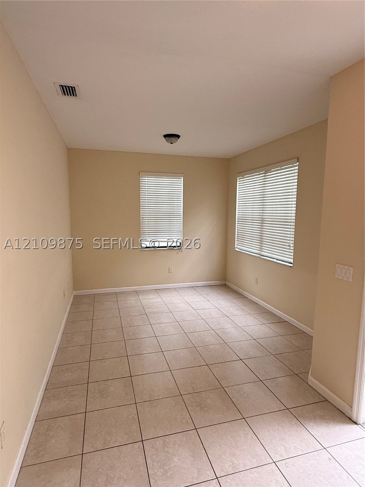 1849 Sw Via Rossa - Photo 3 of 18