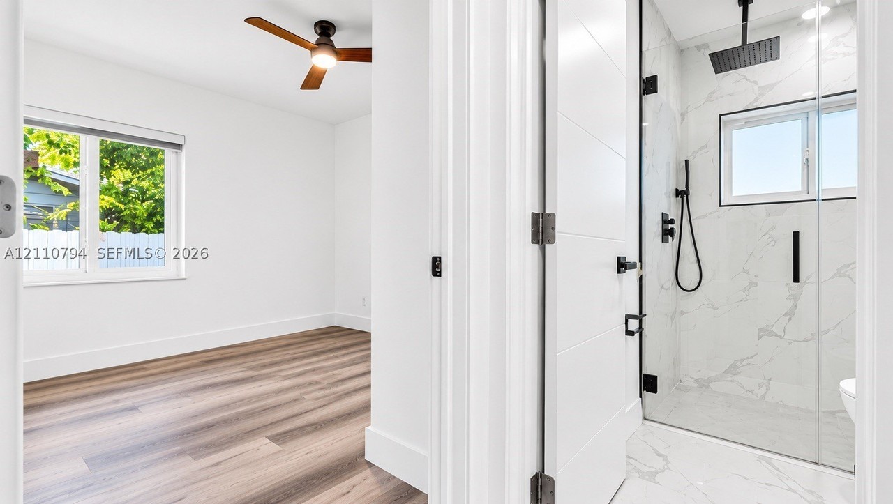 886 Ne 134th St - Photo 7 of 29