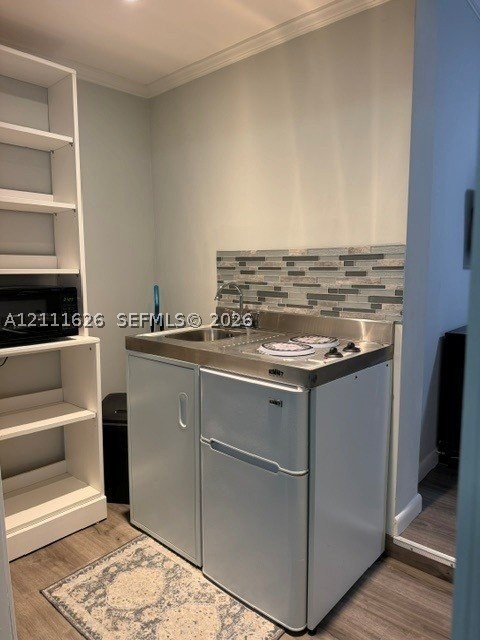532 Aragon Ave #A - Photo 7 of 10