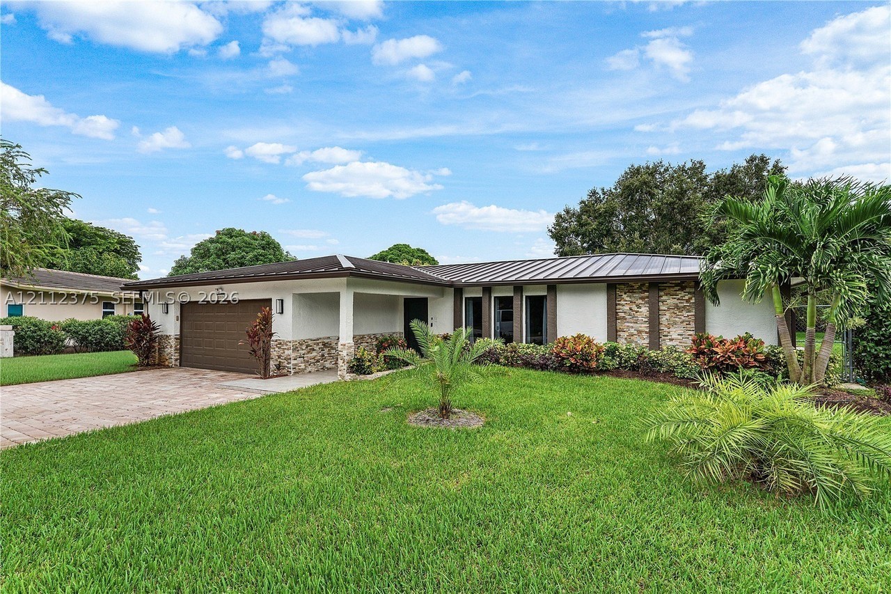 10936 Nw 41st Dr - Photo 3 of 50