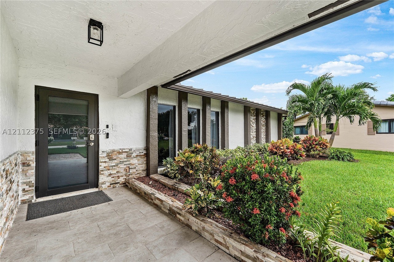 10936 Nw 41st Dr - Photo 4 of 50
