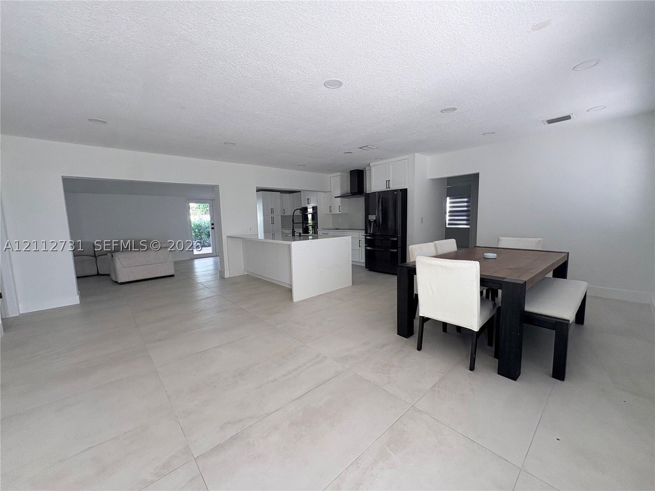 1281 W 62nd St #1281 - Photo 6 of 25