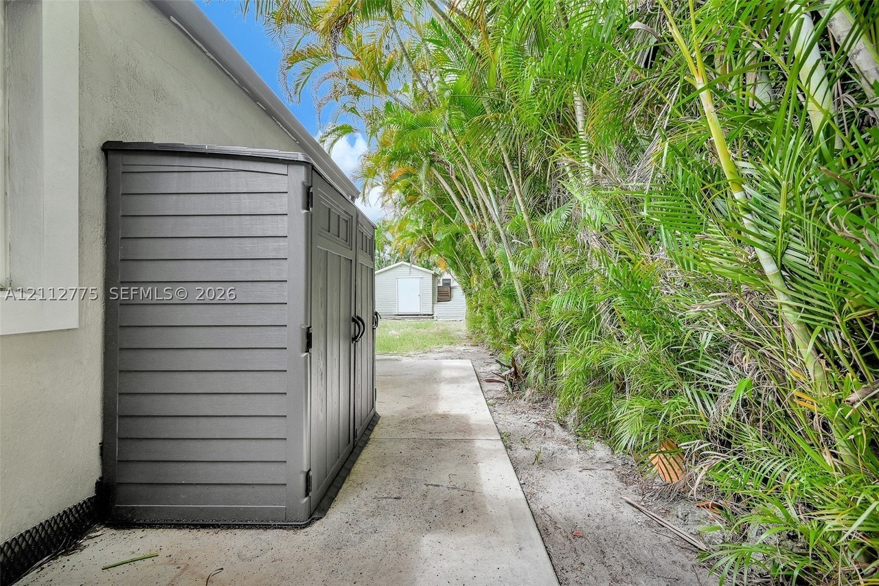 295 De Leon Dr - Photo 6 of 41