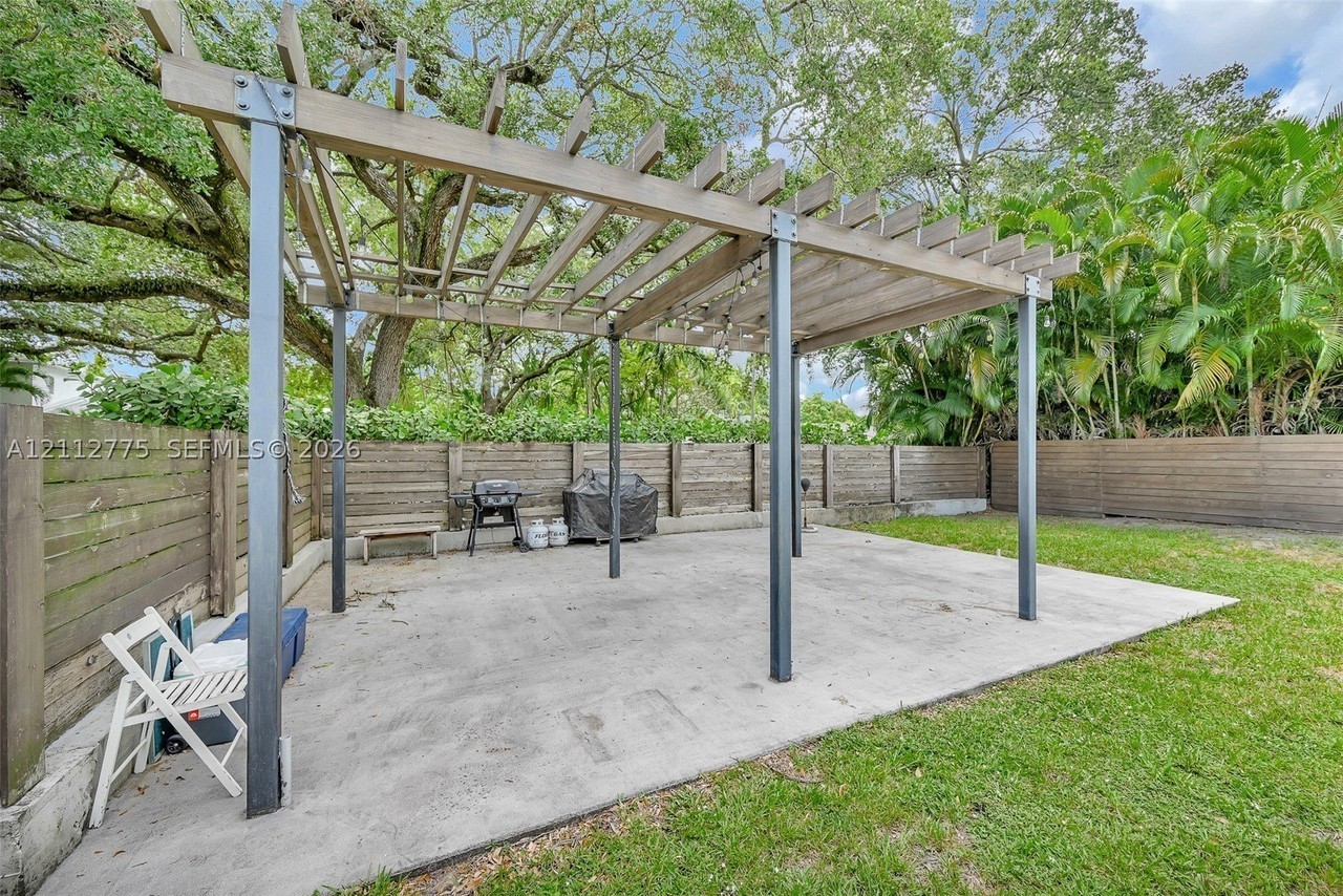 295 De Leon Dr - Photo 7 of 41