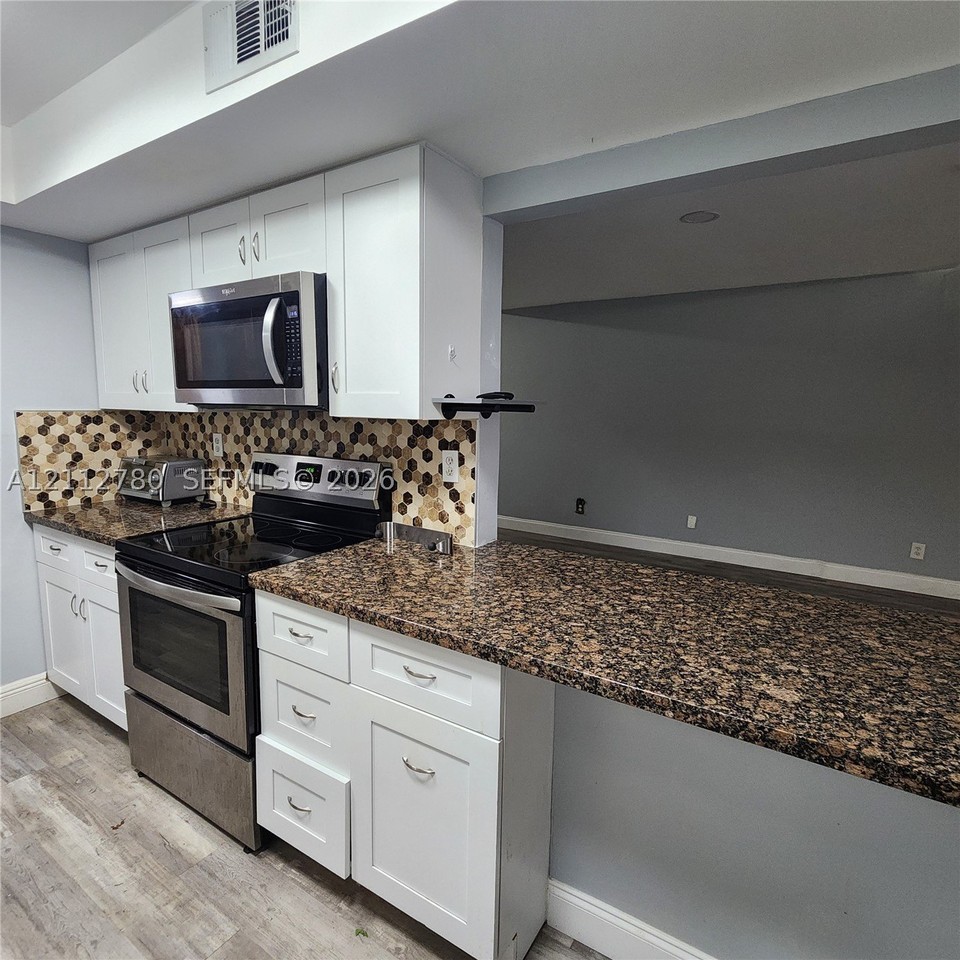 11011 S Lakeview Dr #11011 - Photo 3 of 33