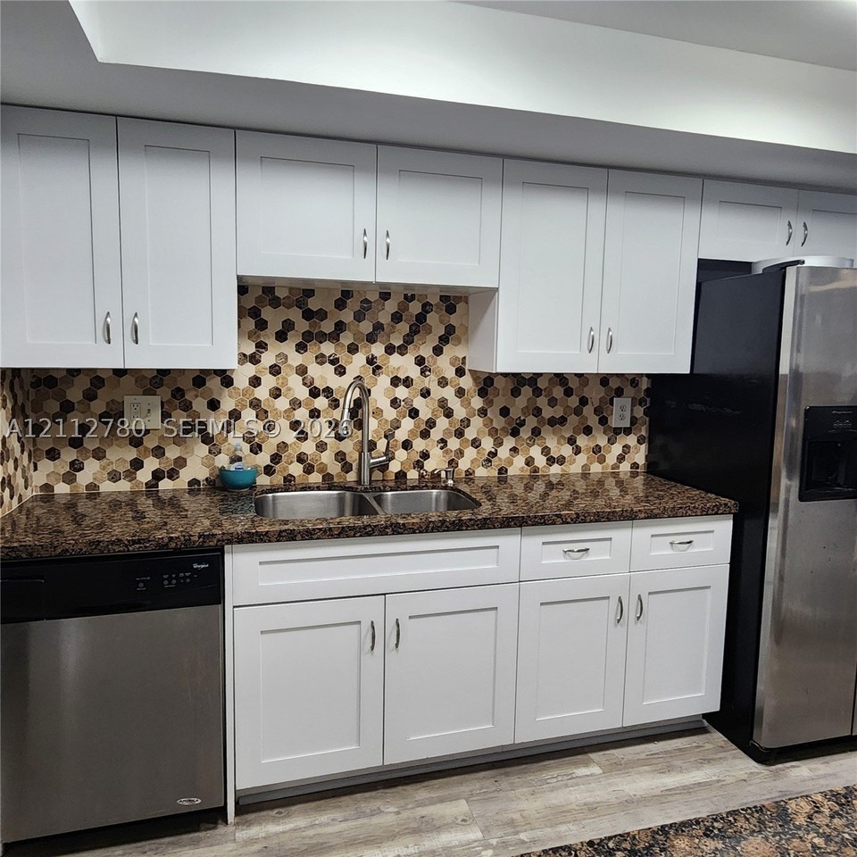 11011 S Lakeview Dr #11011 - Photo 4 of 33