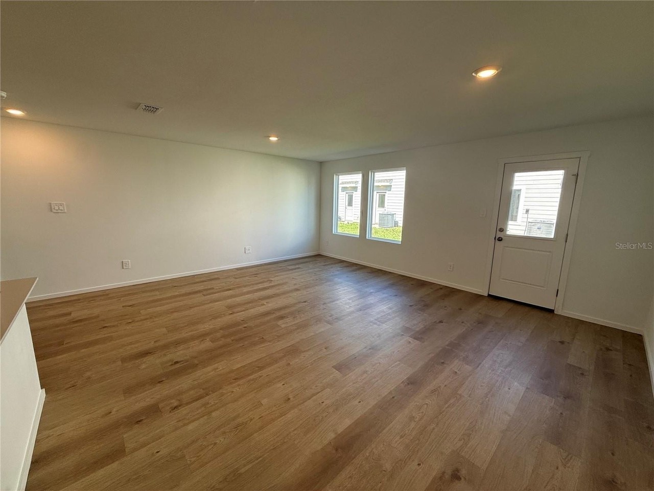 1060 Twins St - Photo 5 of 19