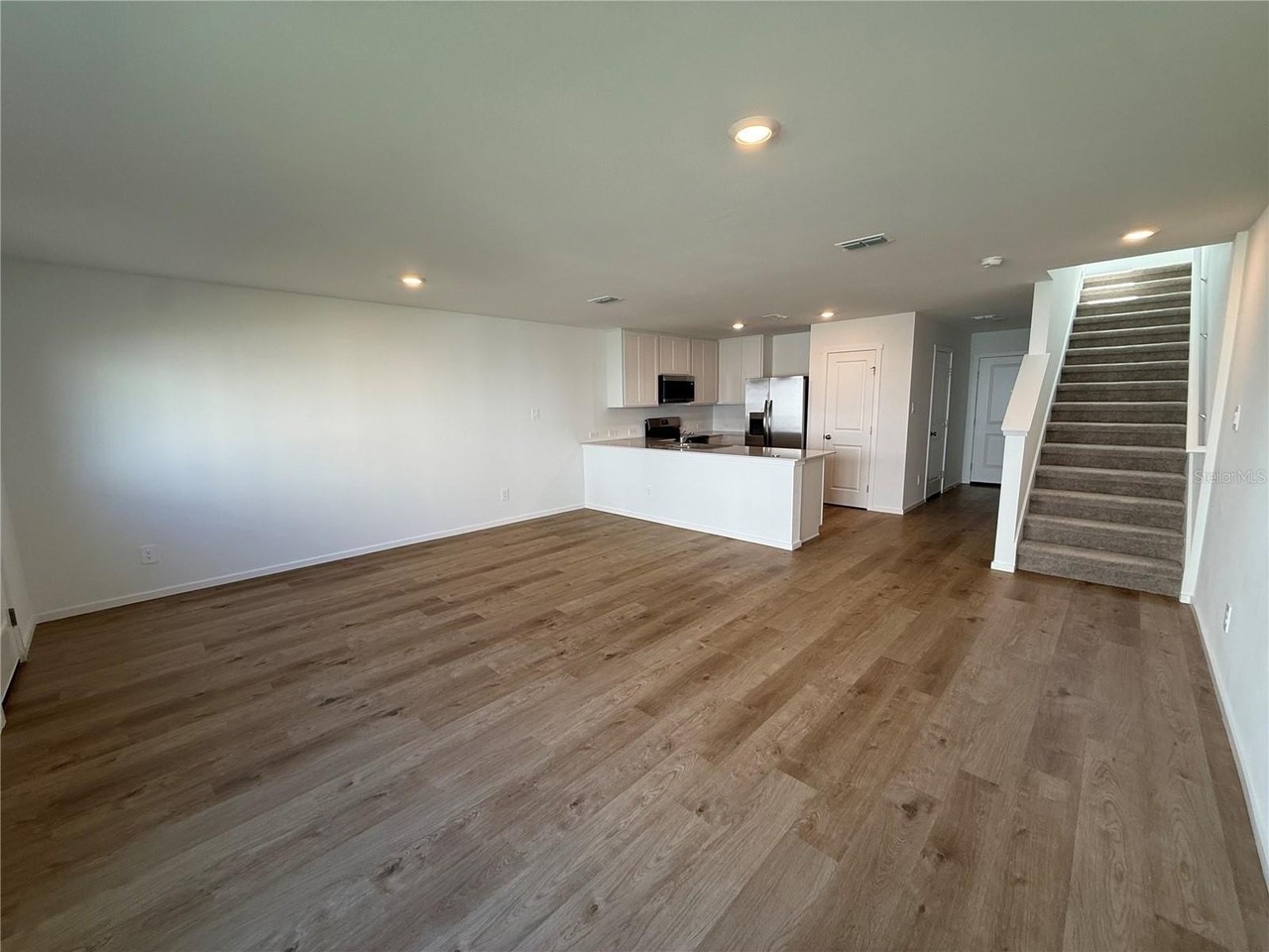 1060 Twins St - Photo 7 of 19