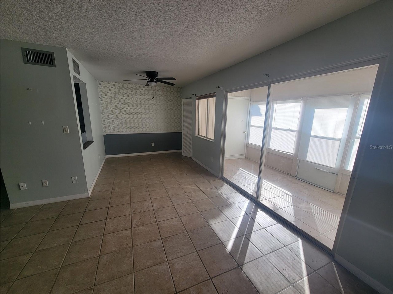 561 Fairways Dr #A - Photo 2 of 6