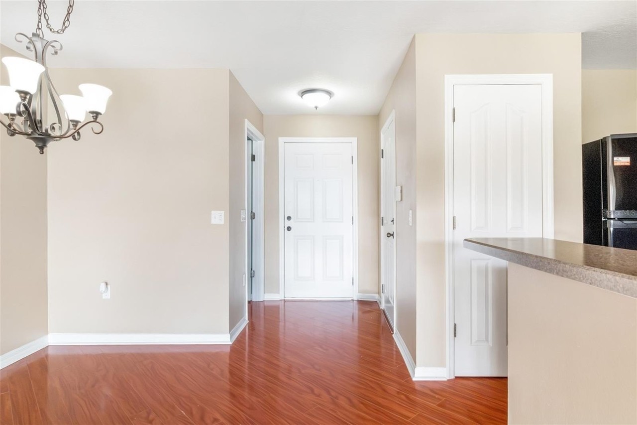 10851 Kensington Park Ave - Photo 4 of 36