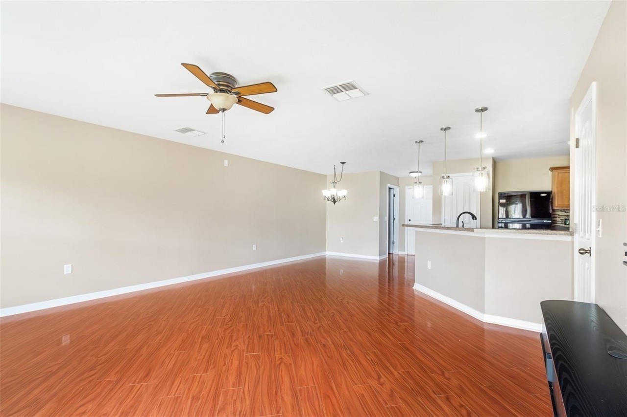10851 Kensington Park Ave - Photo 5 of 36