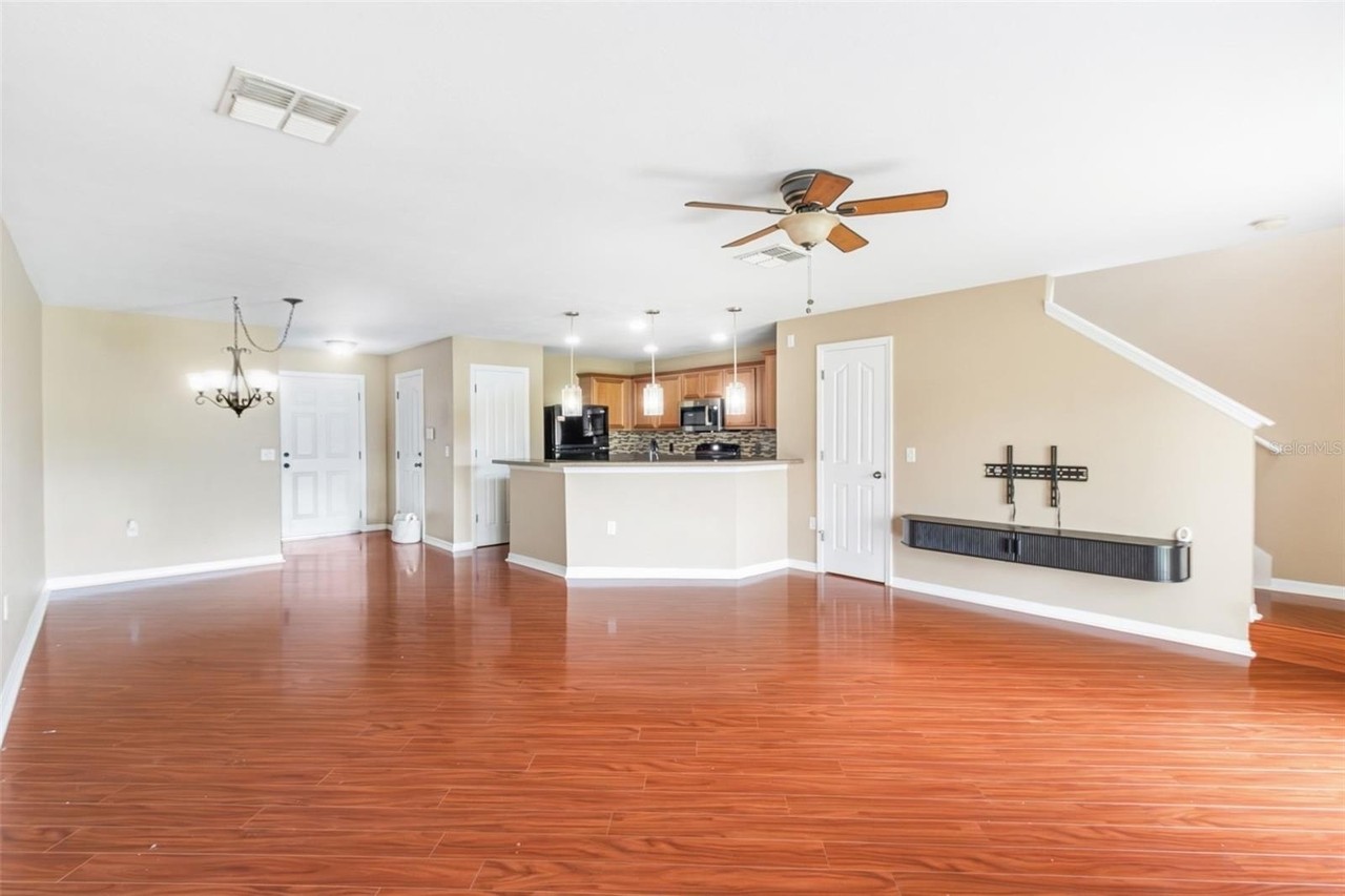 10851 Kensington Park Ave - Photo 6 of 36