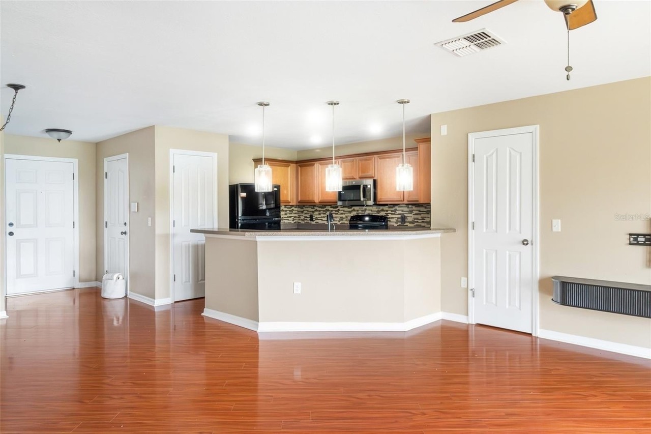 10851 Kensington Park Ave - Photo 7 of 36