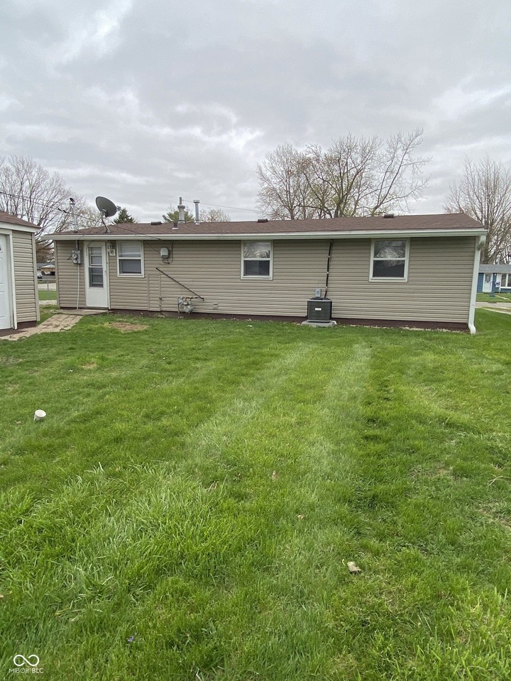 606 W Green St - Photo 2 of 18