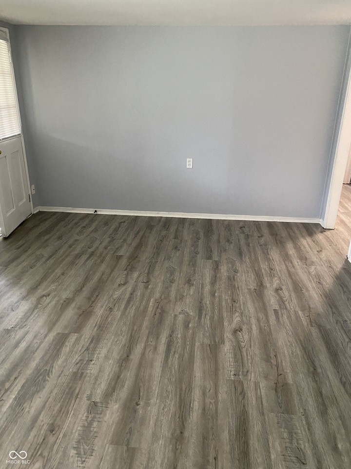 606 W Green St - Photo 3 of 18