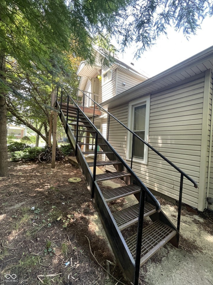 723 N Lebanon St - Photo 2 of 12