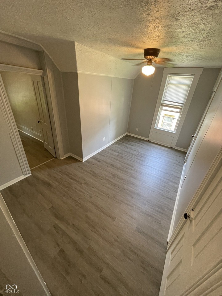 723 N Lebanon St - Photo 5 of 12