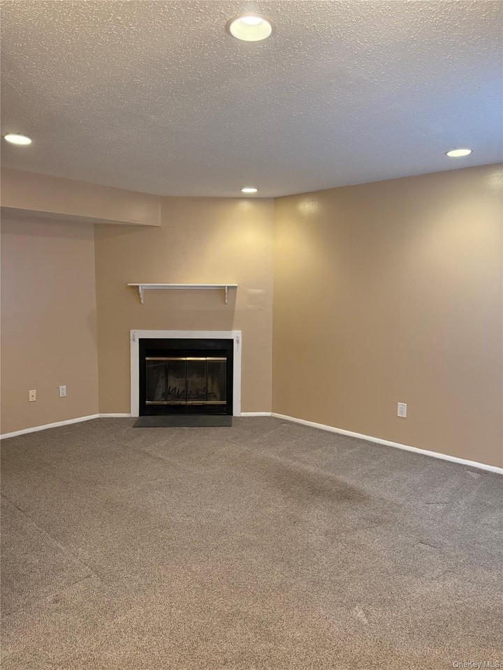 2505 Whispering Hls - Photo 4 of 9